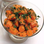 Салат морковный с миндалем