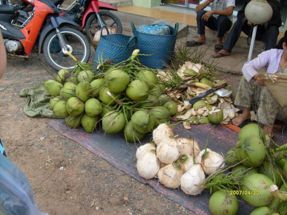 Кокосы на вьетнамском рынке