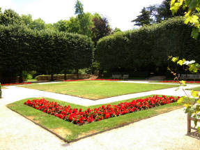 Партер французского сада