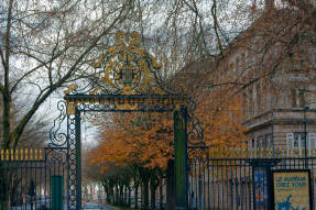 Ворота ограда Jardins Publics 