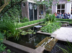 Сад музея Библии в Амcтердаме